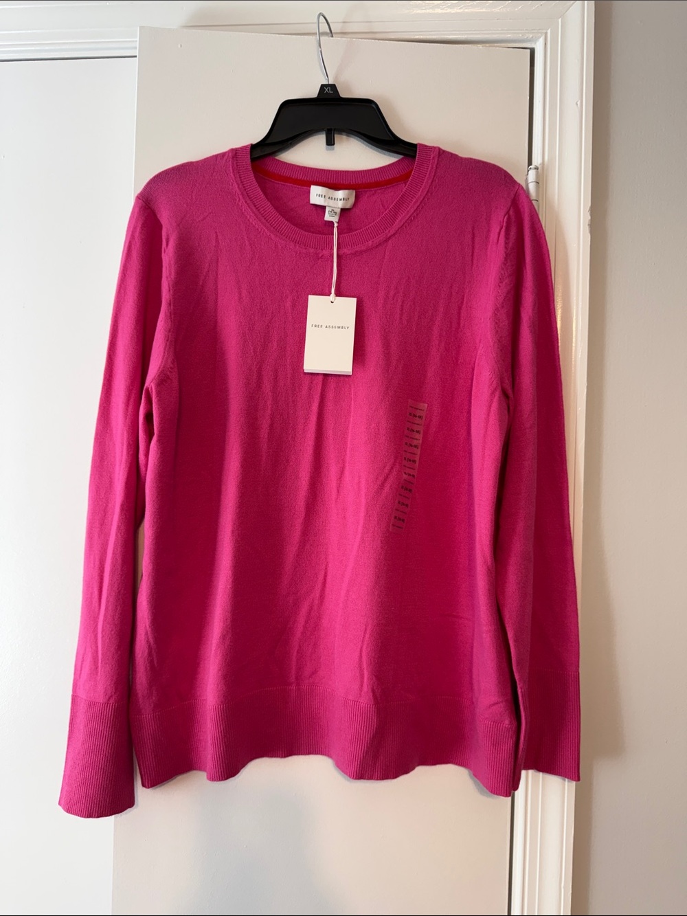 Free Assembly Bright Fuchsia Crewneck Sweater XL 16-18 NWT